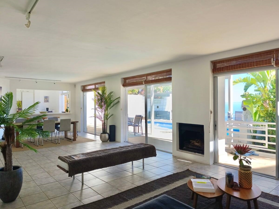 To Let 4 Bedroom Property for Rent in Bantry Bay Western Cape